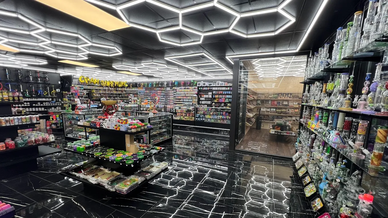 Glass pipes and accessories at EZ Smoke House Hampton VA